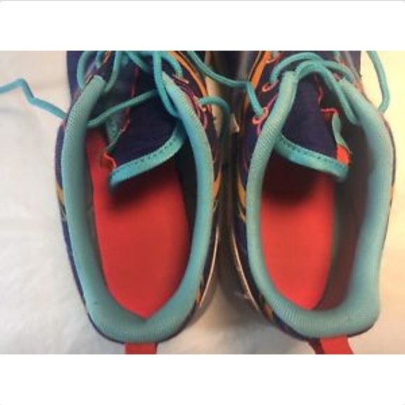 🌼SOLD🌼Nike Roshe One Print Size 7 GS Kids Shoe - Picture 7 of 7